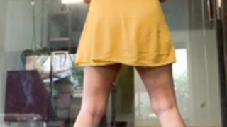 Steph Kegels @stephkegels 2020.06.10 Someone should teach me how to squat. I have no balanc