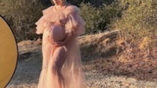 [Onlyfans.com] Holly Randall - Some BTS From My Maternity Shoot