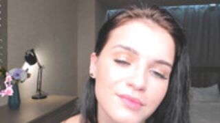 synne_glows 2025-06-16 nipple play 3/4