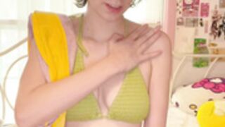 Coellopetite begs to cum inside her