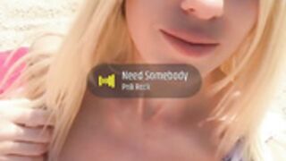 bunnyblonde tit flash