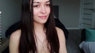 a_p_p_l_e 2025-04-28_17-39-59-003