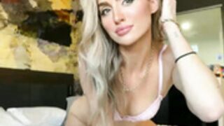 naomirhoades 23052025 pantyless