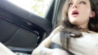 DaintyWilder - Creamy squirts in the back of an Uber