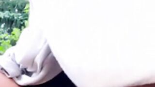 Bunny_vic squirting outdoors 19-8-2025