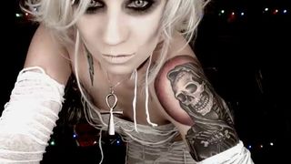 Morella - StripTease