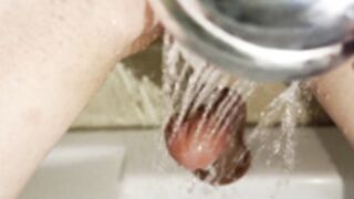 Madalina Bogeanu / Playing with My Pussy and Peeing