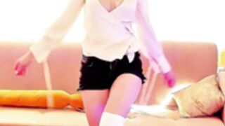 aprill_o_nill April_o_Nill milf underwear tease dance