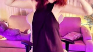 aprill_o_nill April_o_Nill milf drunk tease dance sing