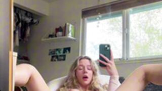 Hailey Hitch Mirror View Dildo Fuck