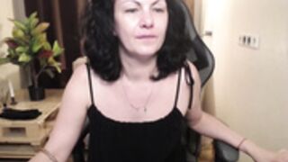 iris-hadid 1725186146 private