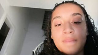 Naomisroom dildo play