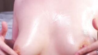 Enjoy cam model Cassi's sexy tits