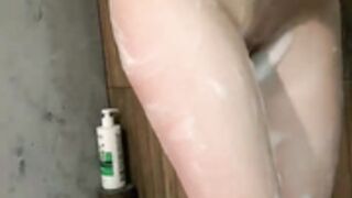 SashiMia take shower with face