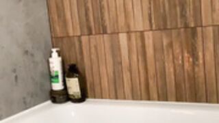 SashiMia take shower with face