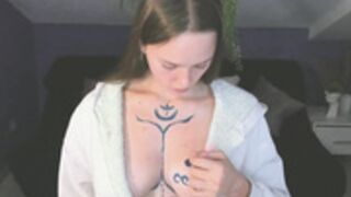 celinecharm_ fucking bored bitch