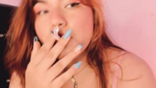 samanta_cutee1 thicc natural girl hairy smoking