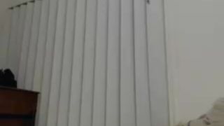 hallierose inserting buttplug