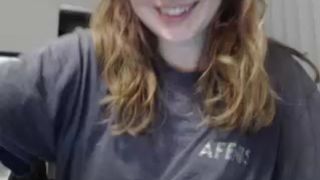 hallierose inserting buttplug