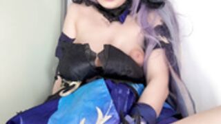 sushi bunny cosplaying Keqing