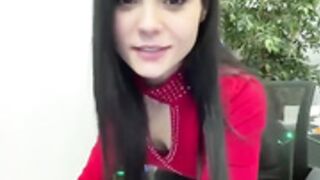 valeriankaa fucking dildo at work