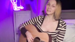 kaileeshy sings Lua by Bright Eyes 01.16.25