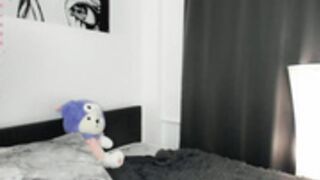 hypno_eyes_babe - topless