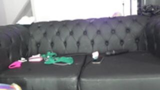 siswet19 and his friend get horny