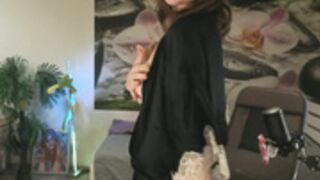 jennycutey 2025-10-18_10-09-48