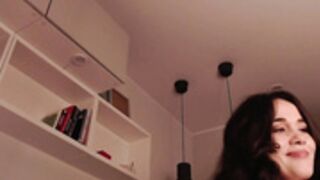 in_yan 2025-10-16_00-59-09