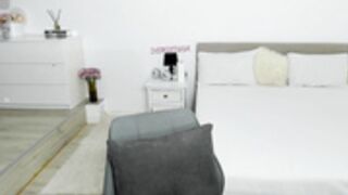 domixdyva 2025-10-15_01-10-08