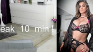 domixdyva 2025-10-05_02-10-46-001