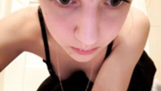 1Cherry DildoFuck & Asshole Spread