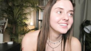 Laura_Mutti First Public Boob Flash