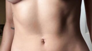 Chloefanzi show her tits Clip