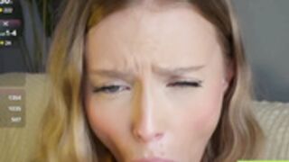 Sofa_Sunnie Hot Eye Contact Blowjob