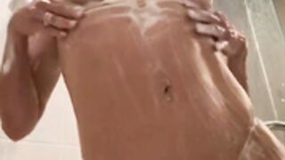 Taneth Taking a Shower