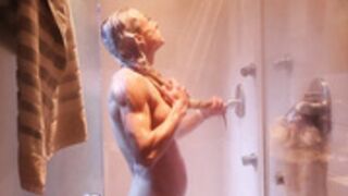 Gianna cutie show off