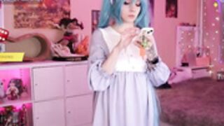 yourcutewaifu_2025-09-04_05-15-12_768