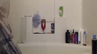 alexxxcoal taking bath and shaving pussy