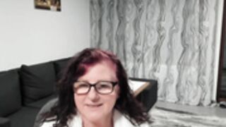 catherineowe showing off her big ass titties