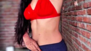 4u143 undressing in pvt show