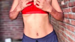 4u143 undressing in pvt show