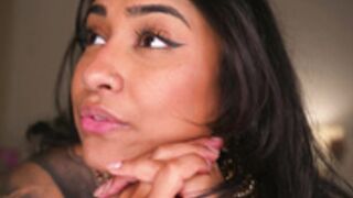 735 - Sweetkarmababy Just Chattin' topless