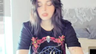 yourfreakygirl_2025-10-28_21-02-34_248