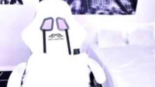 lily_weep_2025-09-19_01-43-54_205