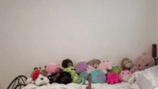 charlottegotit & emilyybarely 3