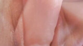 Mary_Rosse up close wet pussy play