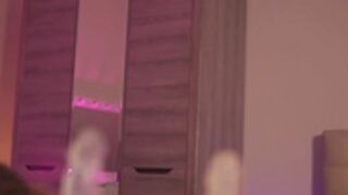 angels_kiss,_taylor_swift 2025_08_30 - 2