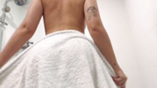 Peachypam Shower Dildo Fuck